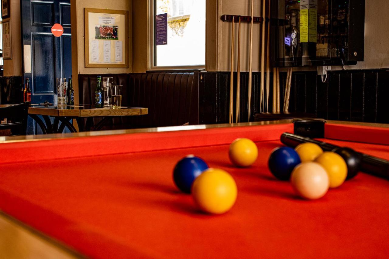 The Dolphin Hotel Чард Экстерьер фото